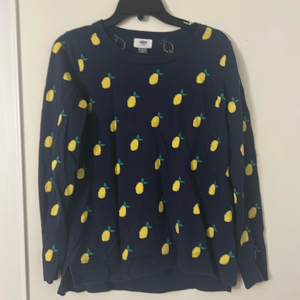 Old navy lemon pullover sweater